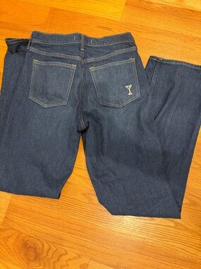 Abercrombie & Fitch
HIGH RISE
90's RELAXED